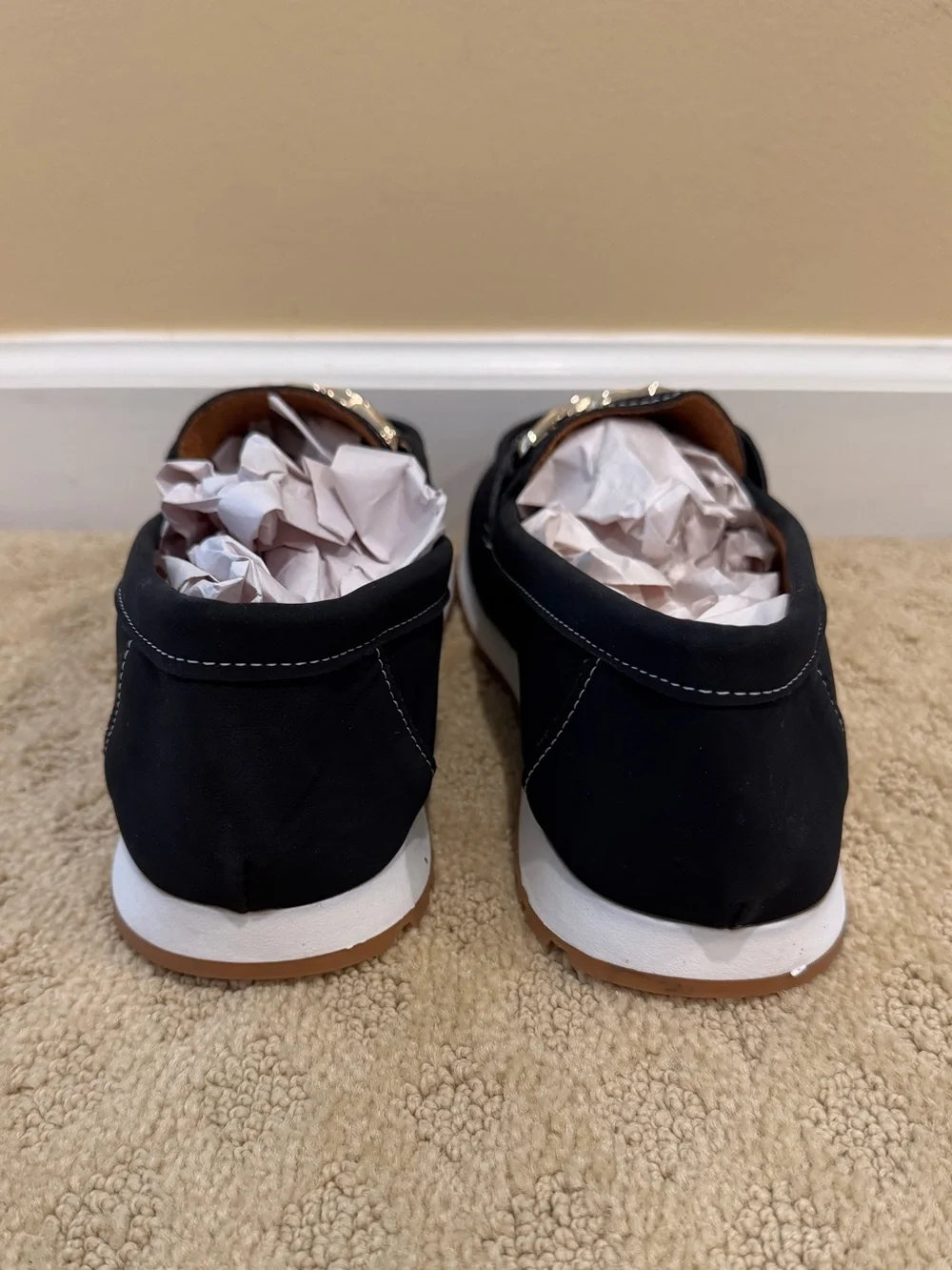 N/A contrast cushioned